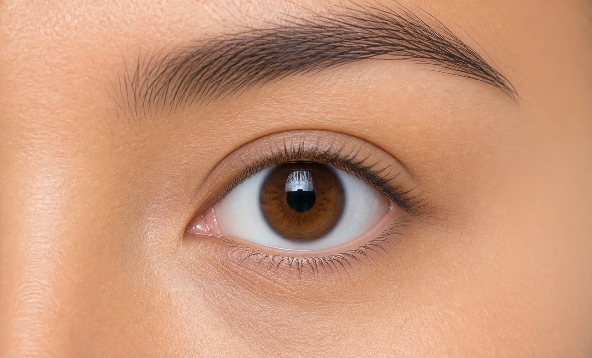 Realistic example of round eyes